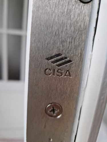 Cisa fixlamellás tollaskulcsos zár cseréje Budapesten, garanciával